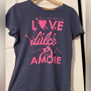 Old Navy Size L Valentine’s Day shirt